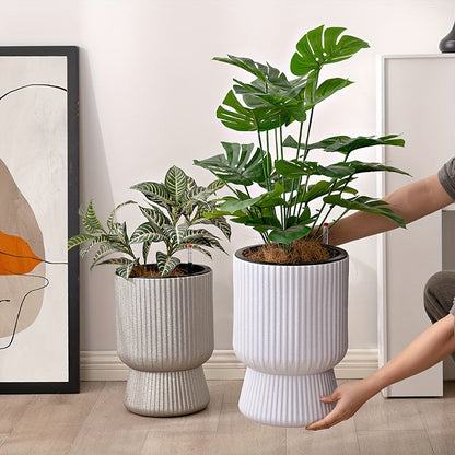 Self-Watering Planter with Level Indicator
