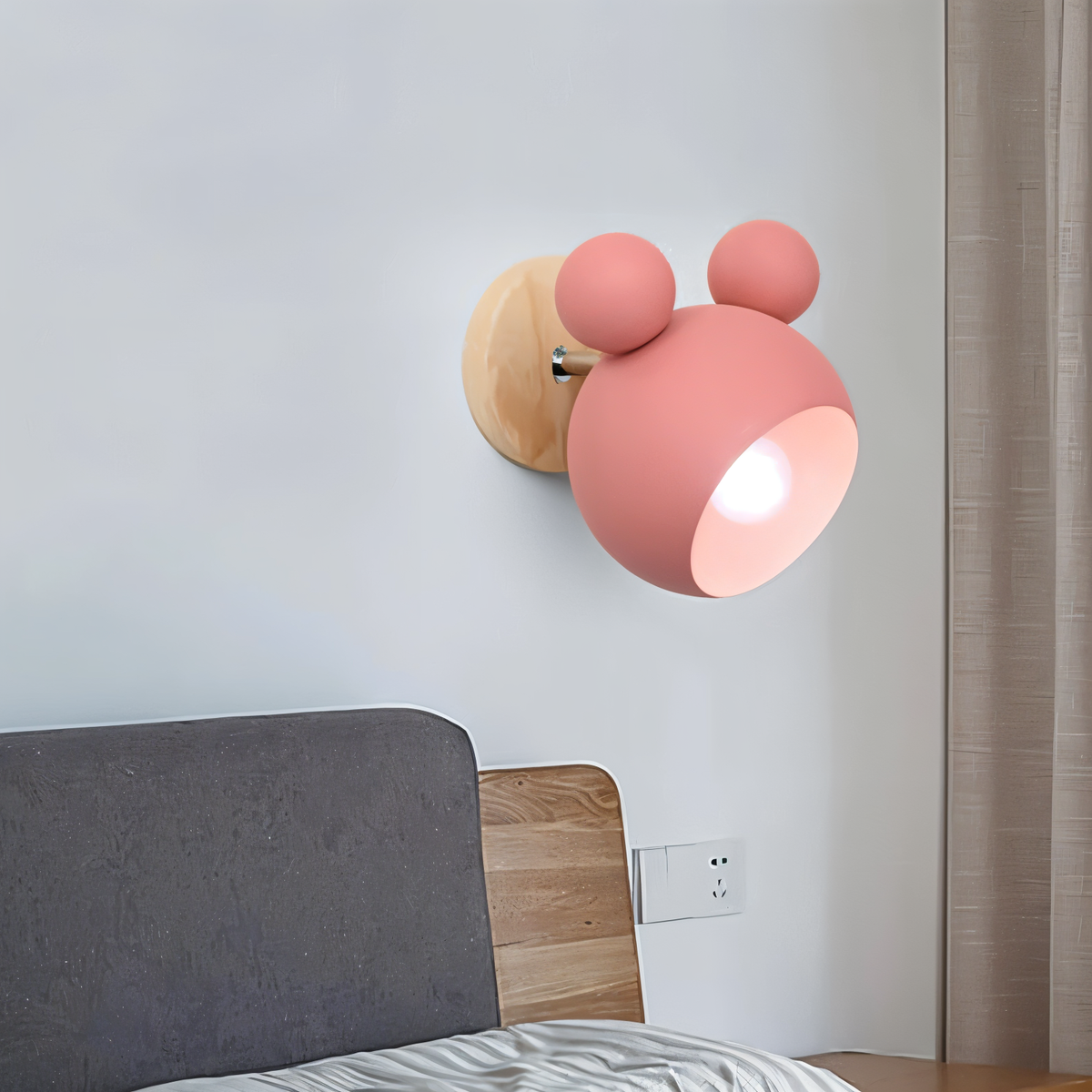 FlashMouse Playful Rotatable Wall Lamp