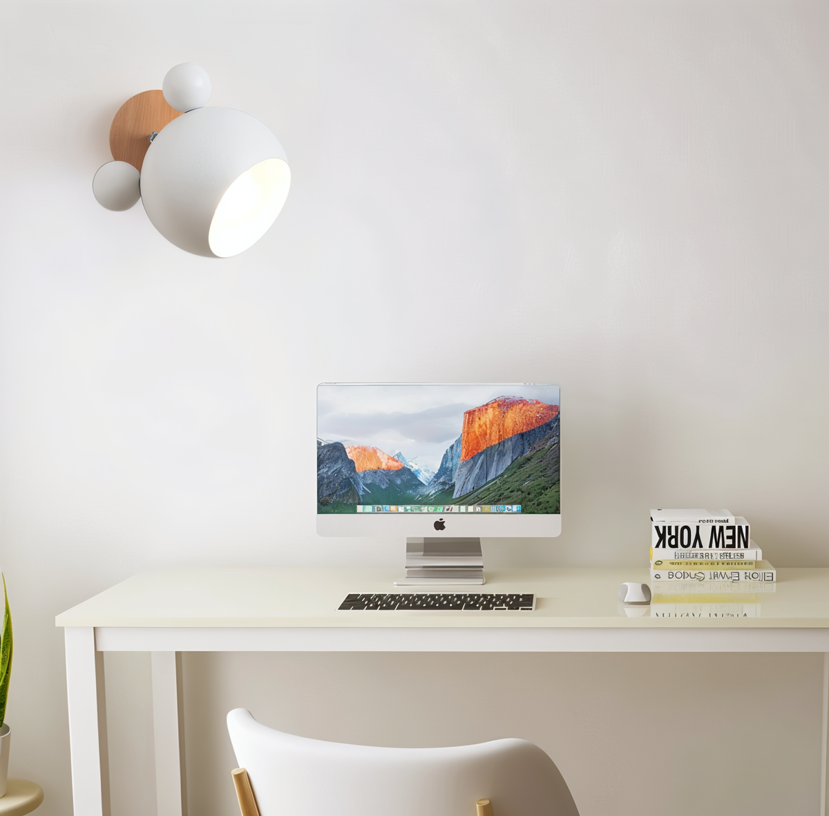 FlashMouse Playful Rotatable Wall Lamp