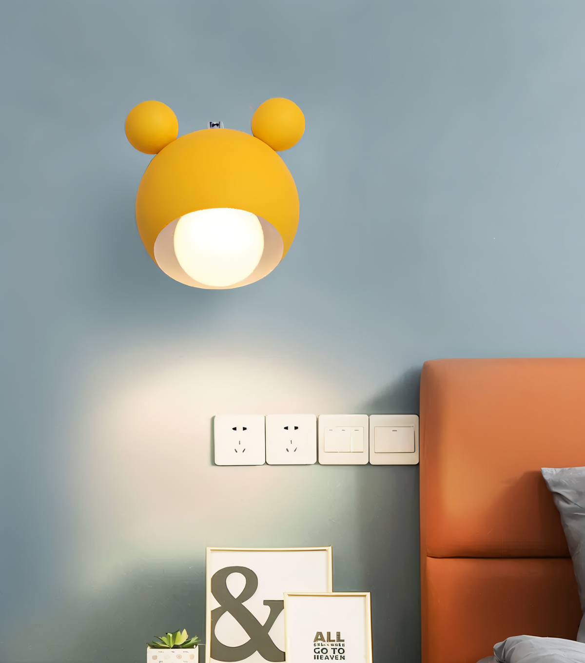 FlashMouse Playful Rotatable Wall Lamp