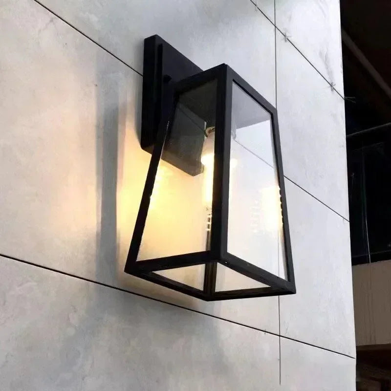 Verona Outdoor Lantern Wall Lamp