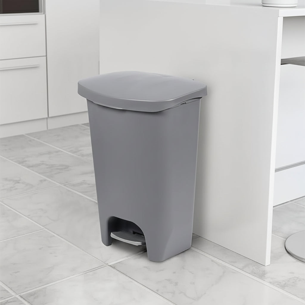 13 Gallon Step Pedal Trash Can