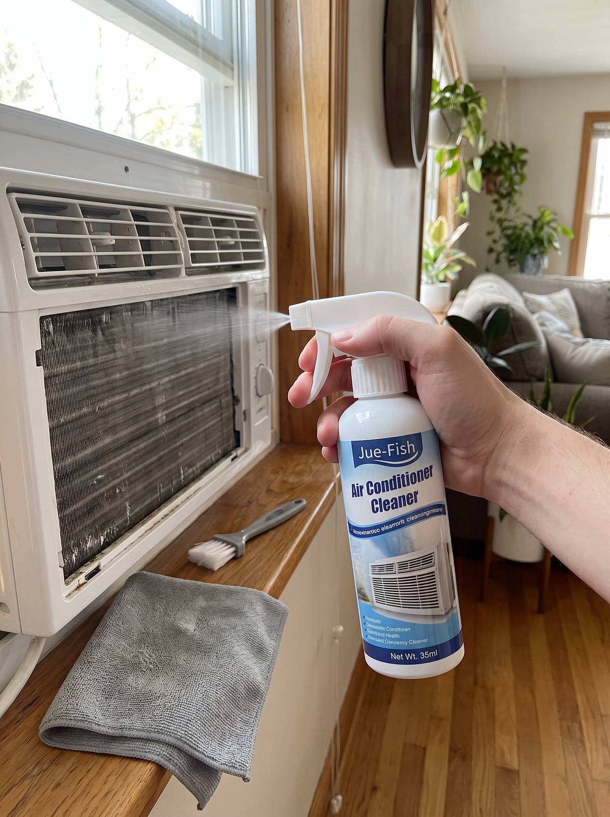 AC Cleaner Foam Spray 2 Bottles lifestyle 3