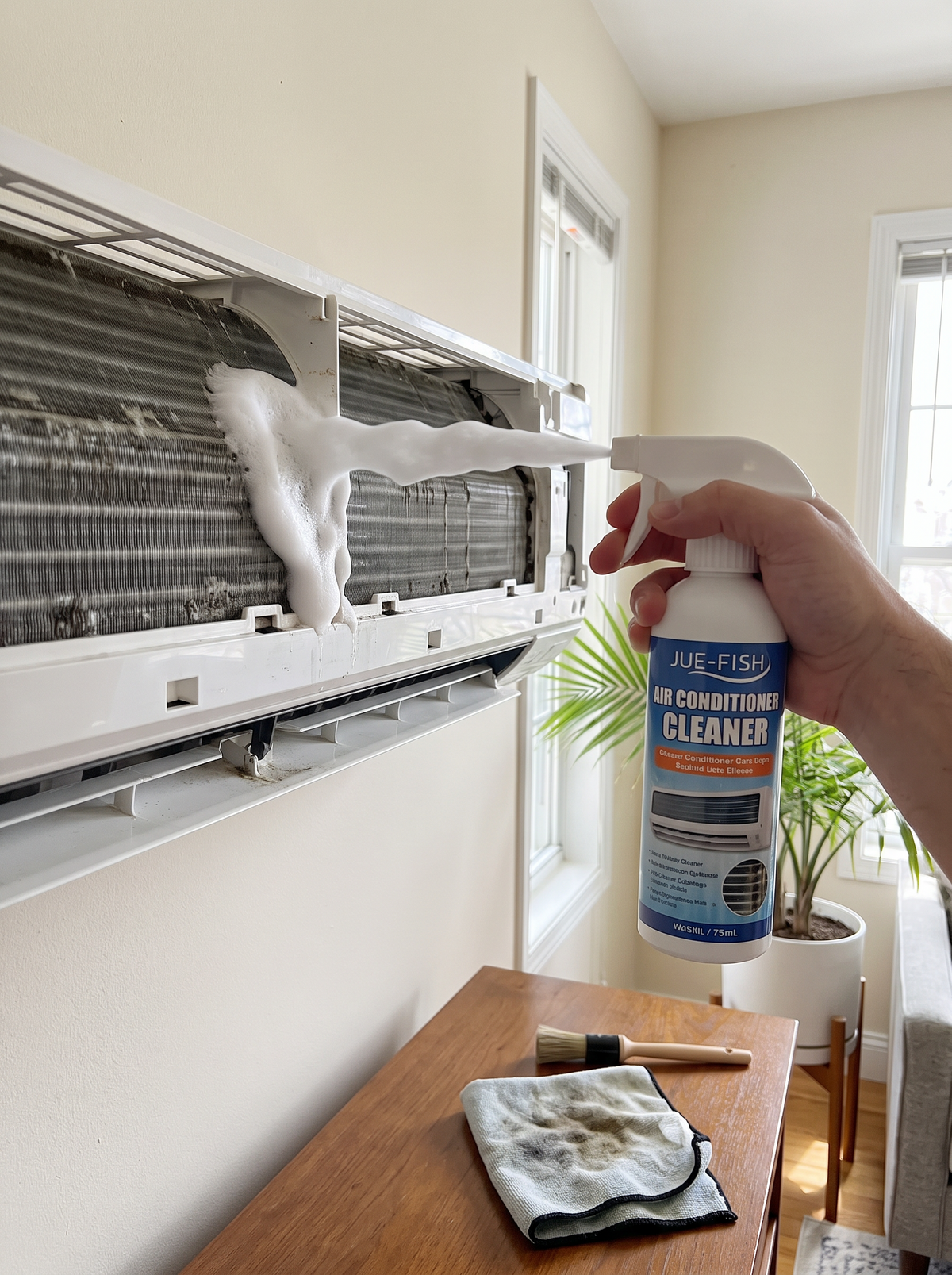 Air Conditioner Cleaner Foam Spray lifestyle 1