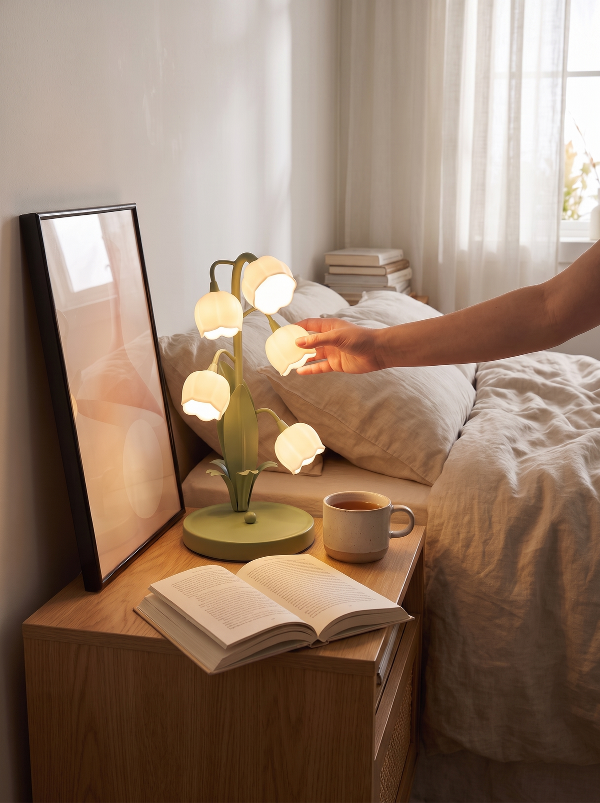 Bell Orchid Floral Table Lamp lifestyle 3