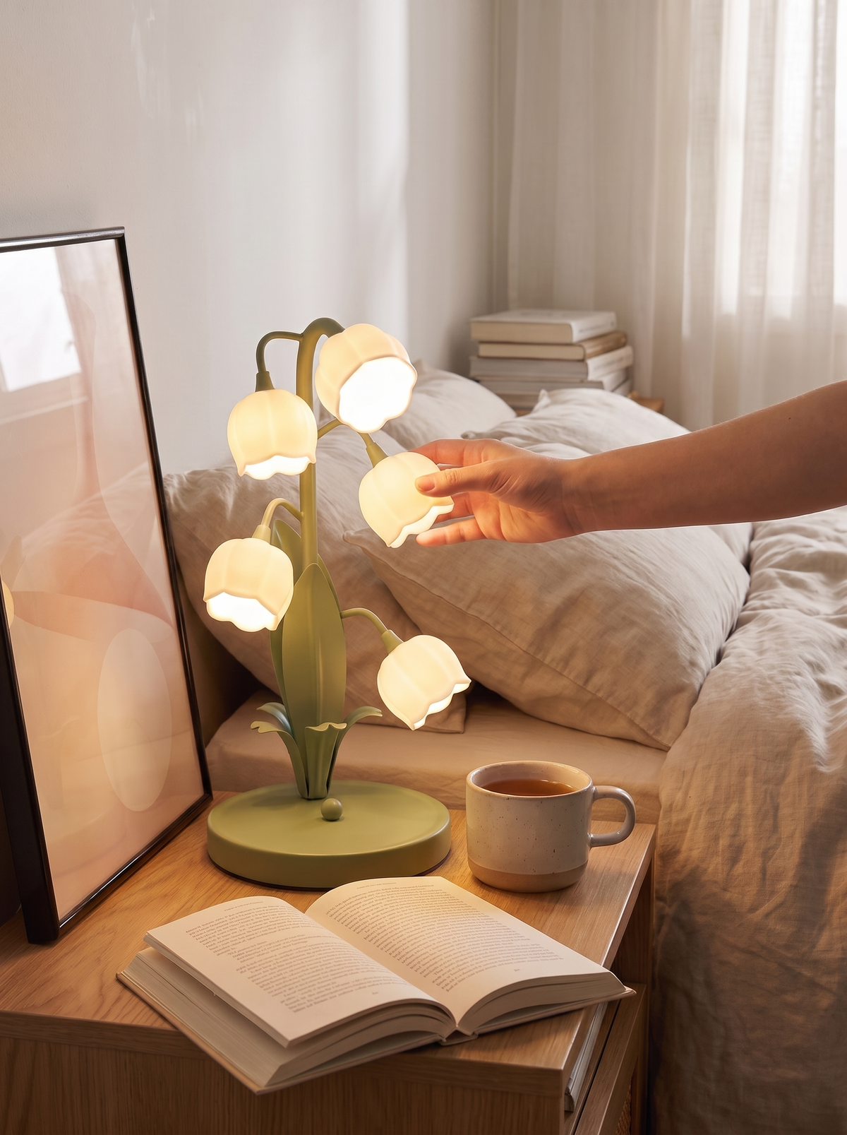 Bell Orchid Floral Table Lamp lifestyle 1