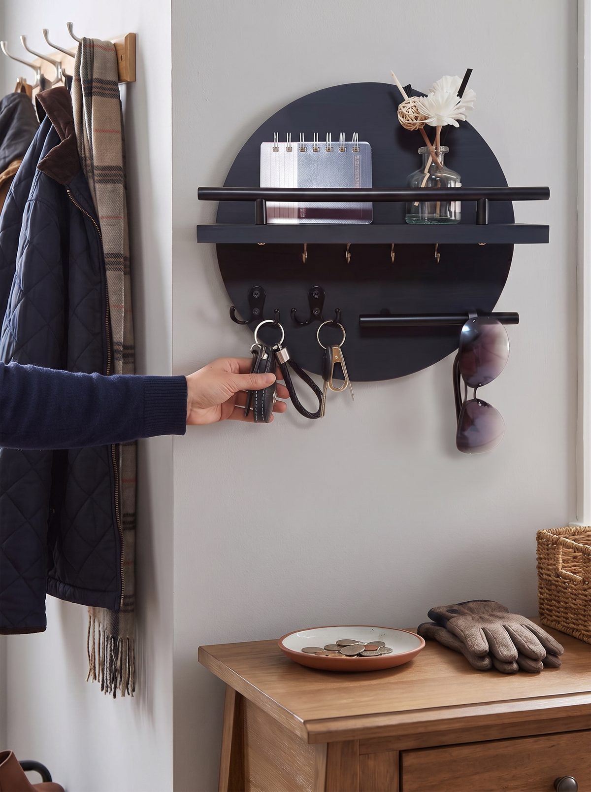 Round Wooden Key Holder lifestyle 3